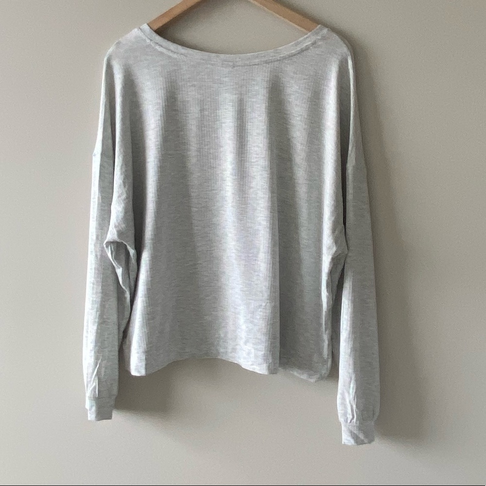 Old Navy Ribbed Top - Picture 3 of 3